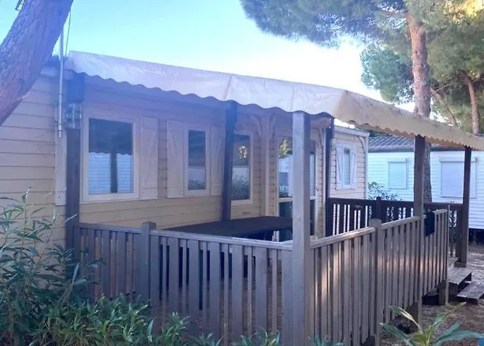 Mobil-home Au Familial 4 Etoiles Les Sables D'or * אגדה